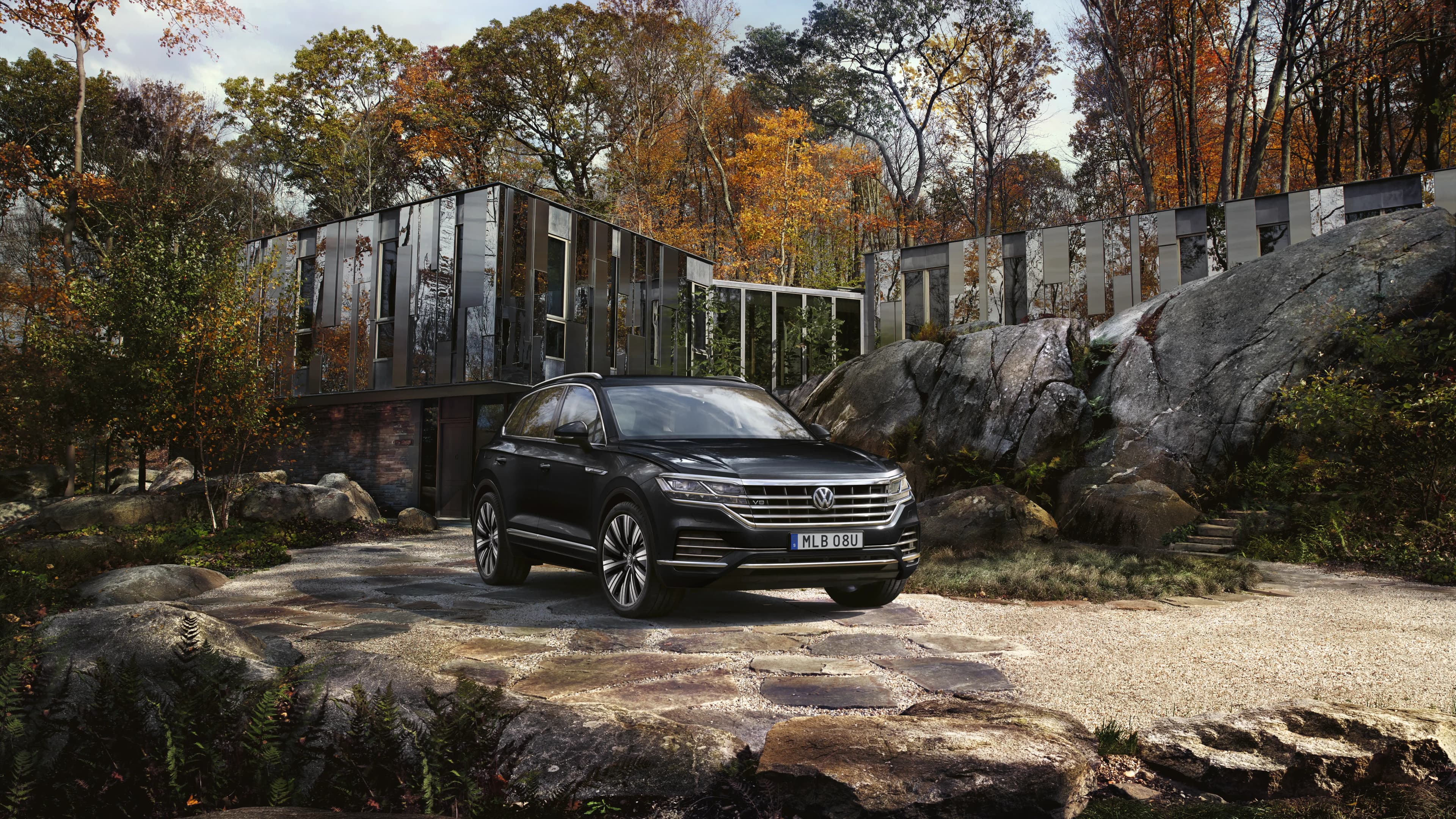 Volkswagens Touareg har en markfrigång på upp till 258 mm.